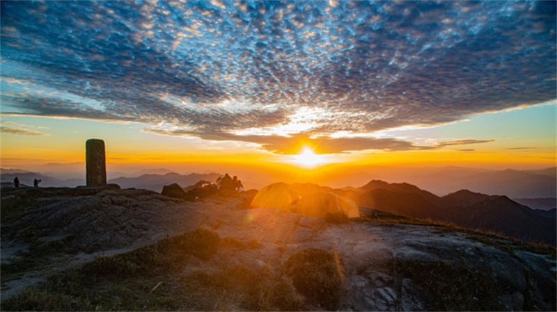 “够野你就来”——2020齐云山登山节暨首届南酸枣旅游文化节圆满收官-10.jpg “够野你就来”——2020齐云山登山节暨首届南酸枣旅游文化节圆满收官-10.jpg