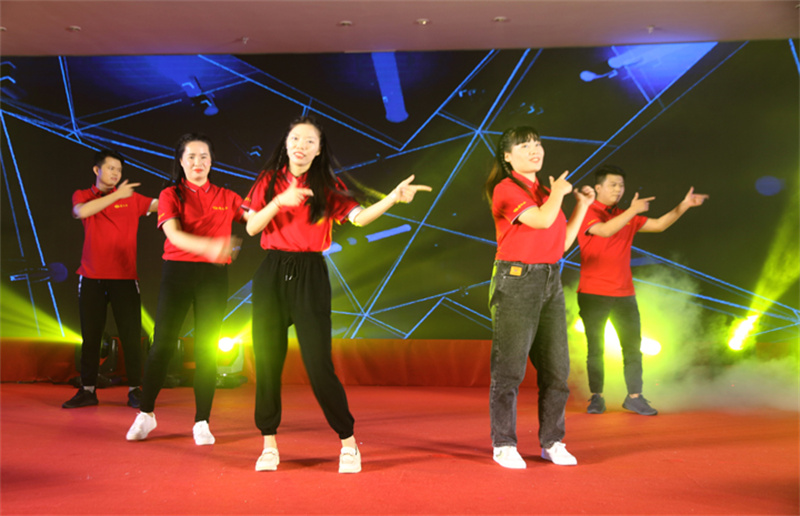 携手共进,感恩有你——齐云山2021第一季度营销会议暨2020年度表彰大会圆满举行-30.jpg 携手共进,感恩有你——齐云山2021第一季度营销会议暨2020年度表彰大会圆满举行-30.jpg