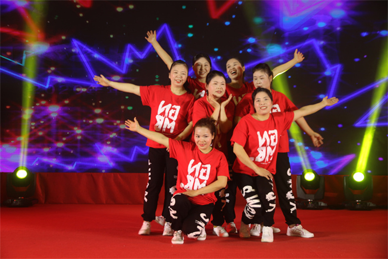 携手共进,感恩有你——齐云山2021第一季度营销会议暨2020年度表彰大会圆满举行-39.jpg 携手共进,感恩有你——齐云山2021第一季度营销会议暨2020年度表彰大会圆满举行-39.jpg