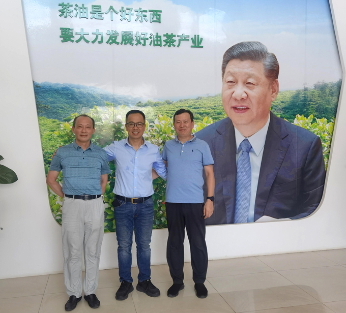 深圳市怡亚通供应链股份有限公司一行莅临我司考察-01.jpg 深圳市怡亚通供应链股份有限公司一行莅临我司考察-01.jpg