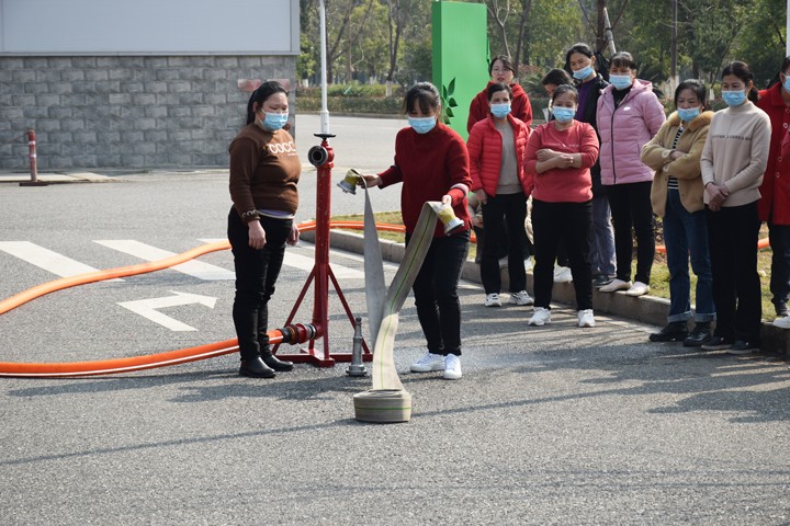 预防为主,生命至上——江西齐云山食品有限公司举行消防安全演练活动-06.jpg